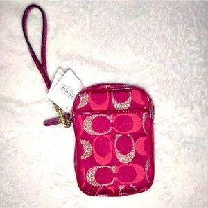 NWT Small COACH WRISTLET